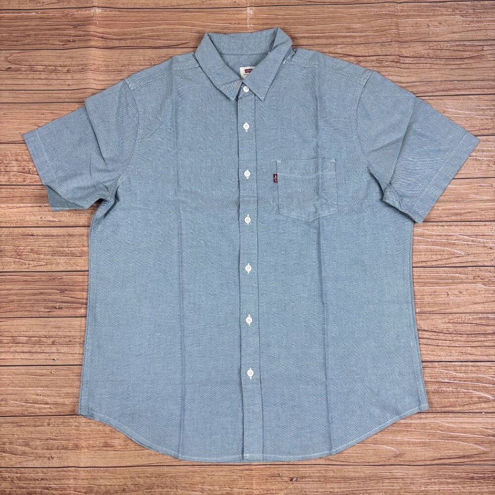 Levis Mens Standard Fit Light Blue Short Sleeve Button-Up Shirt Size Large.